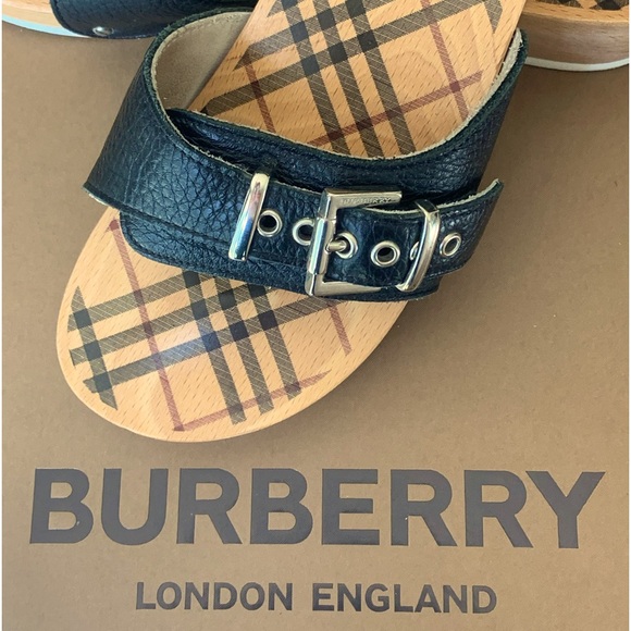 Burberry Sandals - Picture 12 of 15